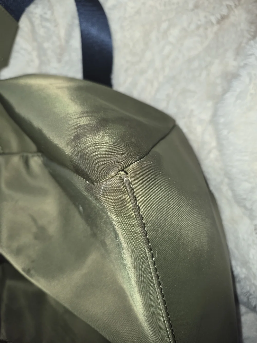 Tommy Hilfiger Olive Green Men's Duffel with Navy Strap